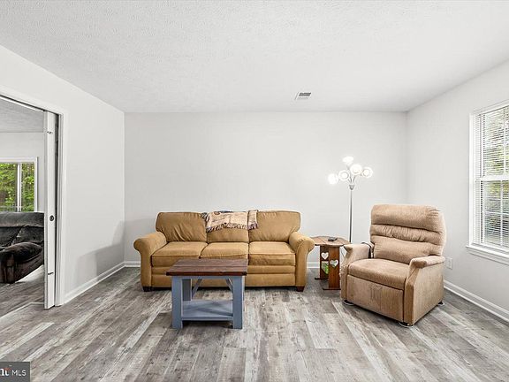 5th image of 10101 Olde Kent Dr