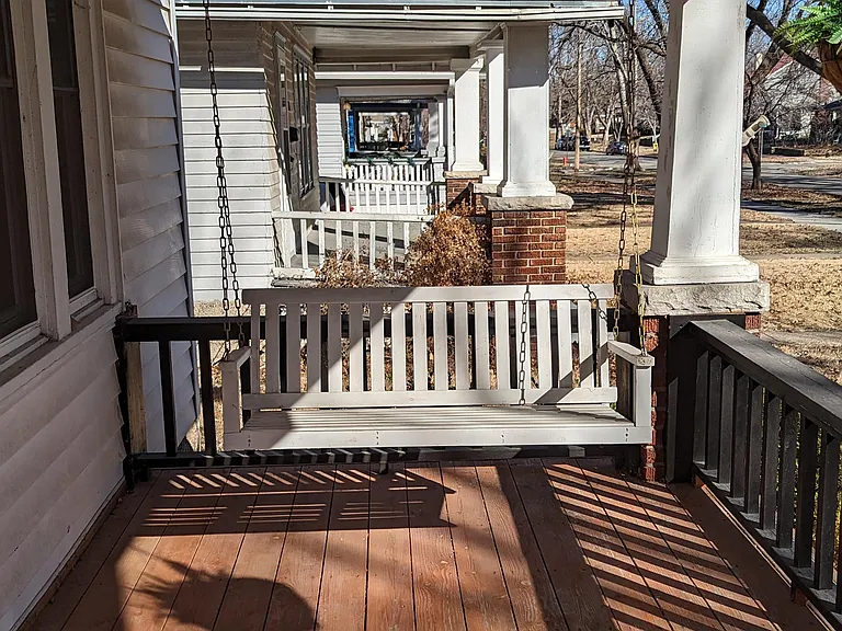 Front porch swing