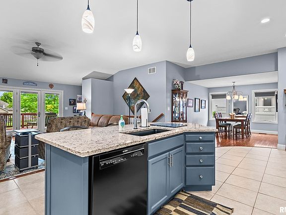 3rd image of 4102 Highbury Dr