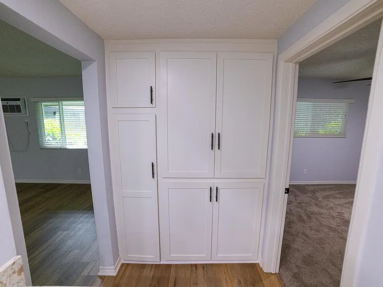 Stratford Apartments — Photo 10