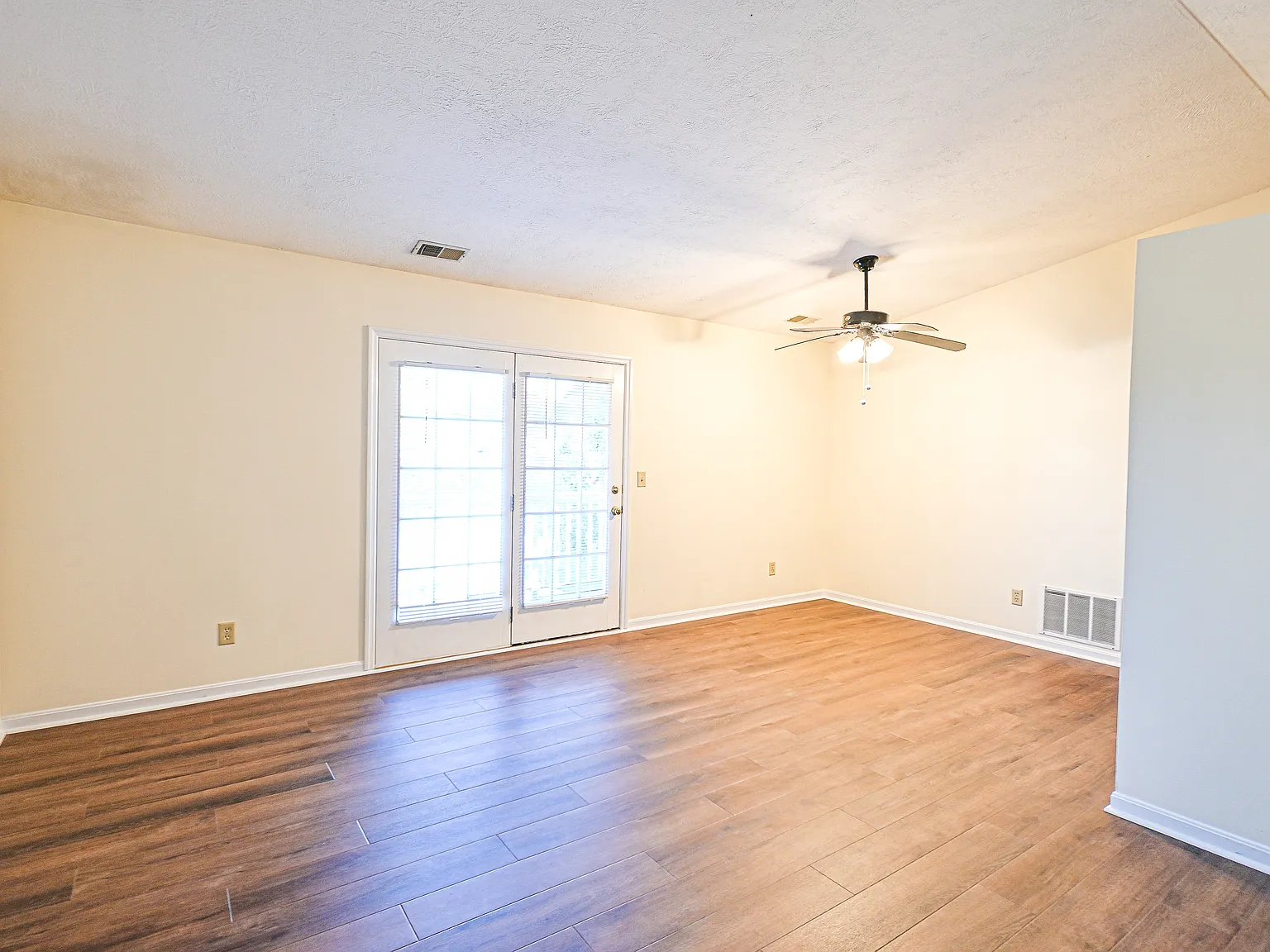 2 bed, 903 sqft, $1,500 — Photo 4