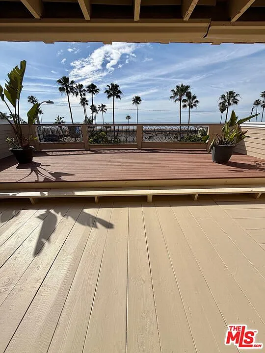 2 bed, 2.0 bath, 1000 sqft, $6,999 — Photo 3