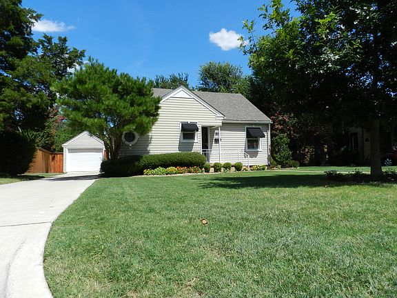 3rd image of 713 NW 13th St