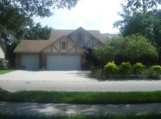 3902 Ryalwood Ct, Valrico, FL 33596