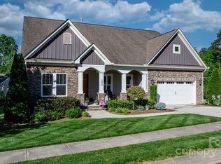 1218 39th Ave NE, Hickory, NC 28601