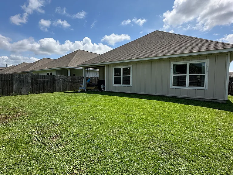 5741 Danbury Blvd — Photo 3