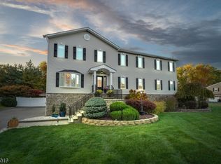 29 Stimis Ln, East Hanover, NJ 07936