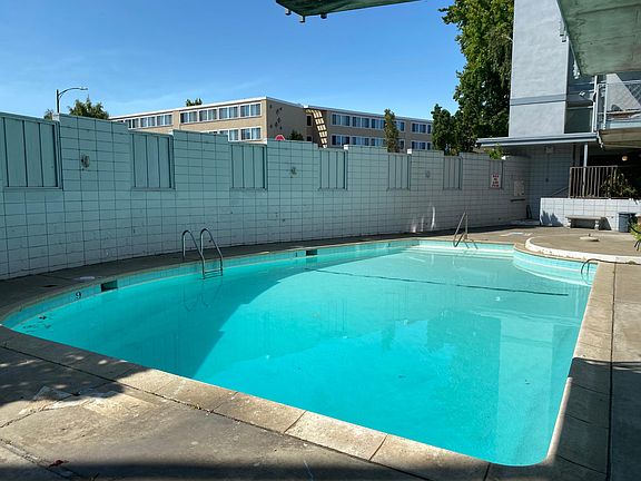 2nd image of 1900 Trousdale Dr #306