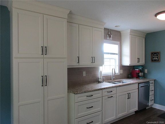 2nd image of 106 Jenny Dr