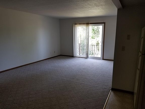 3rd image of 2660 W 38th St APT 3C