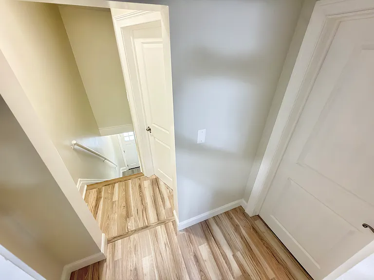 28 Howard St — Photo 10