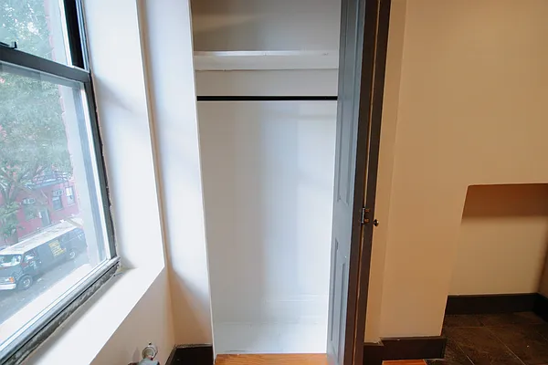 Rented by Bond New York | media 10