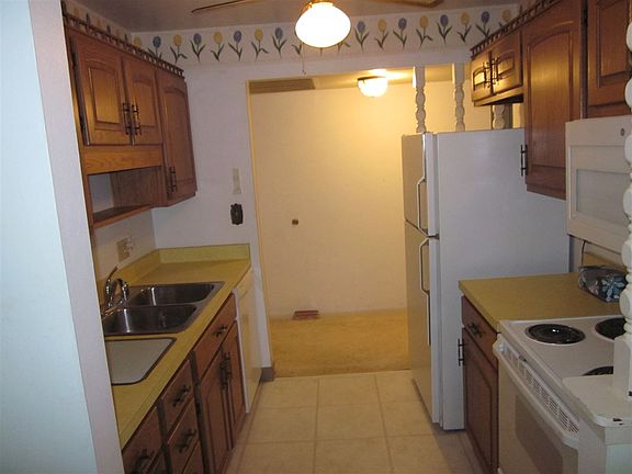 3rd image of 2929 Sunnyside 228b Dr