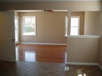 3rd image of 128 Galewood Dr
