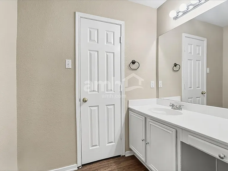 1325 Misty Dr — Photo 10