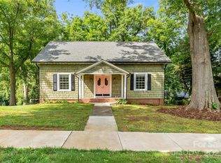 302 White St, Morganton, NC 28655