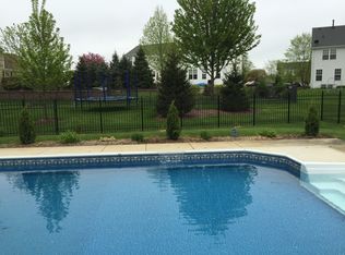 1465 Alexandra Blvd, Crystal Lake, IL 60014