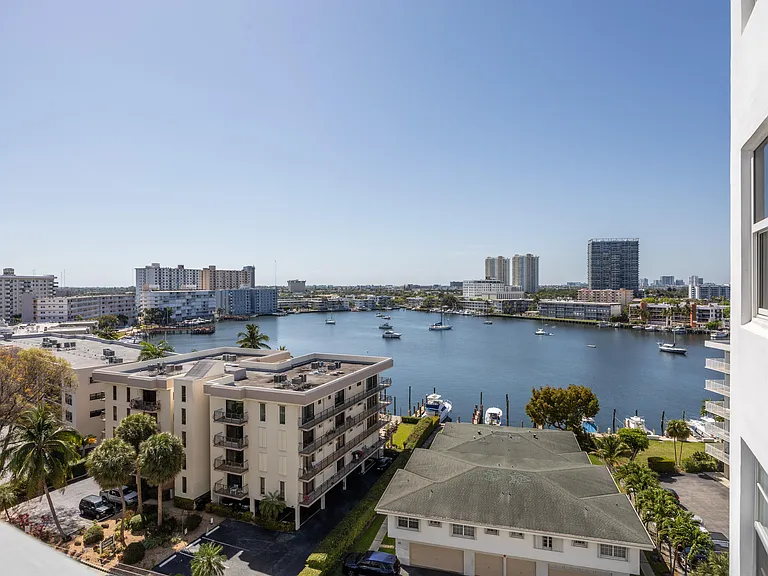 137 Golden Isles Dr #914 — Photo 31