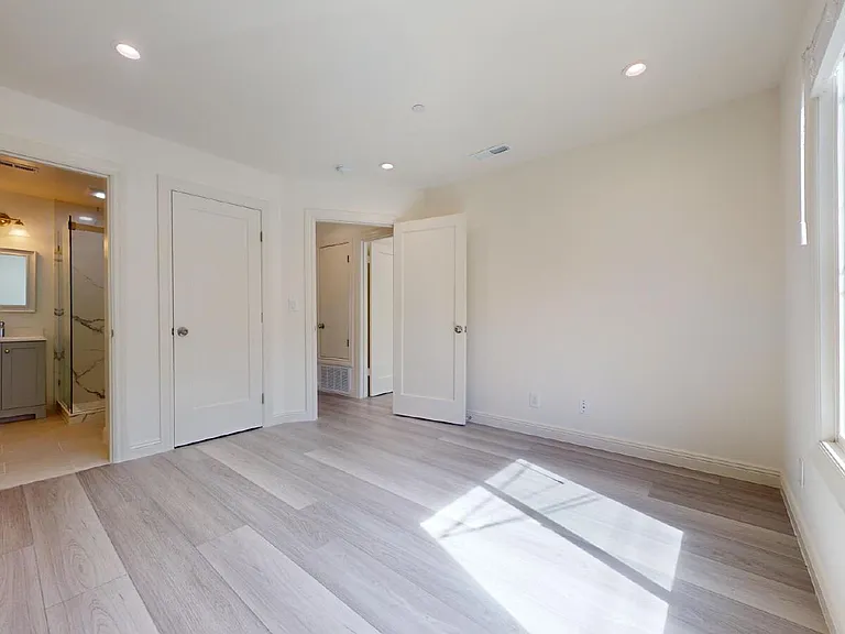 150 Frankfort St — Photo 12