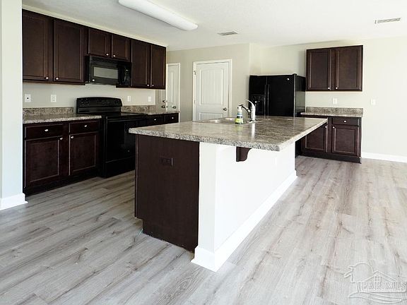 4th image of 203 Creekview Dr
