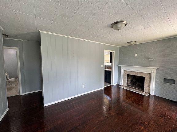 3rd image of 712 Melvenia St