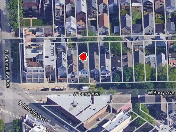 1444 W Barry Ave, Chicago, IL 60657