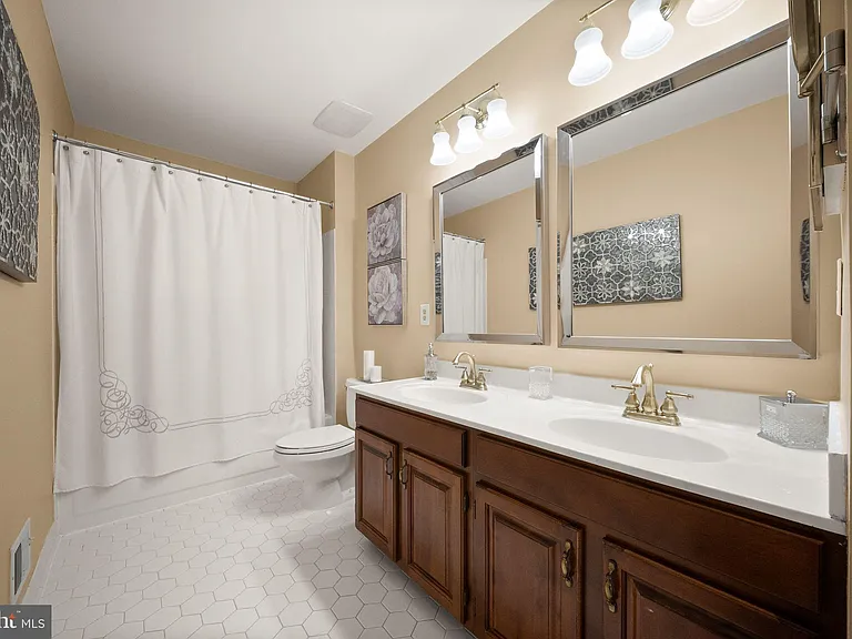 5667 Lonesome Dove Ct — Photo 61