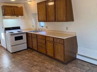 28 Clark St FLOOR 3, Danvers, MA 01923