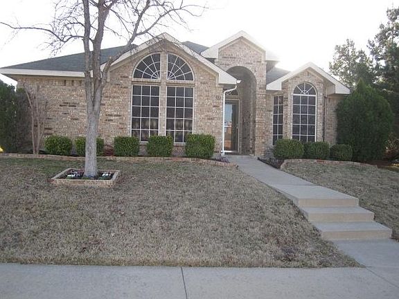 2nd image of 921 Kathryn Dr