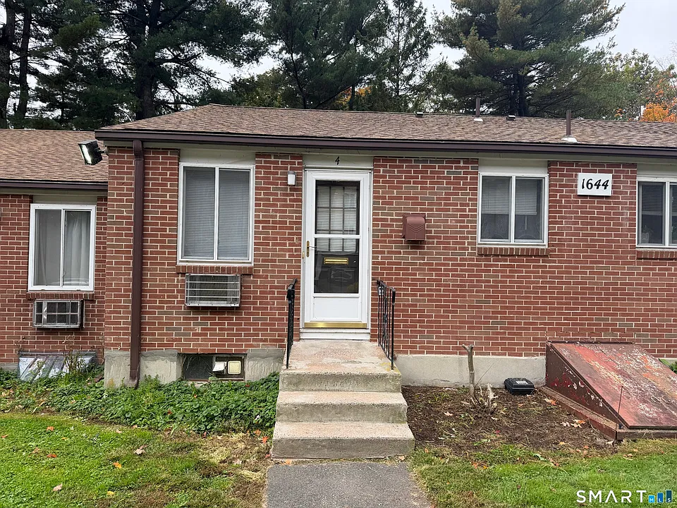 1644 Farmington Ave #4