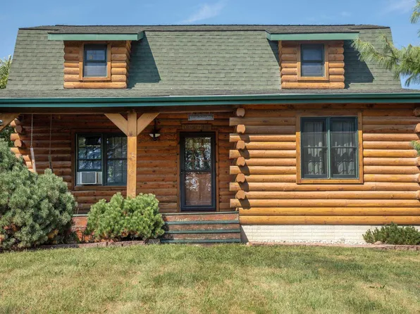 1777 220th St, Waverly, IA 50677