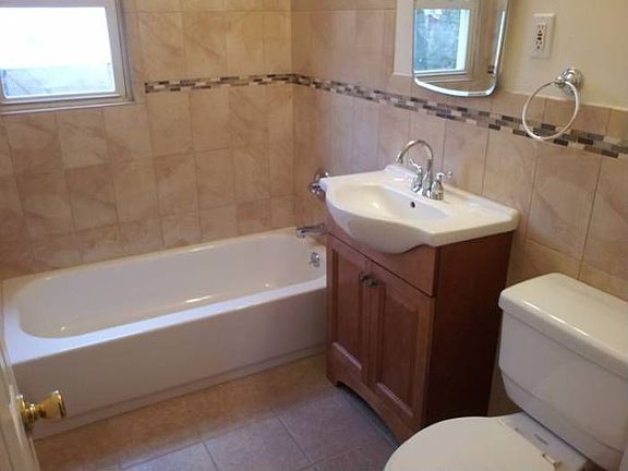 1st Fl Bathroom