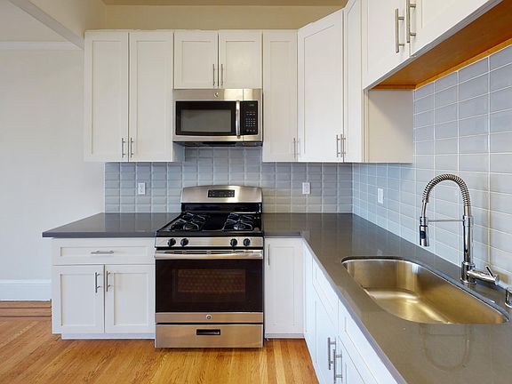 2nd image of 940 Hayes St #32