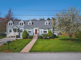13 Sunnyfield Rd, Bedford, MA 01730