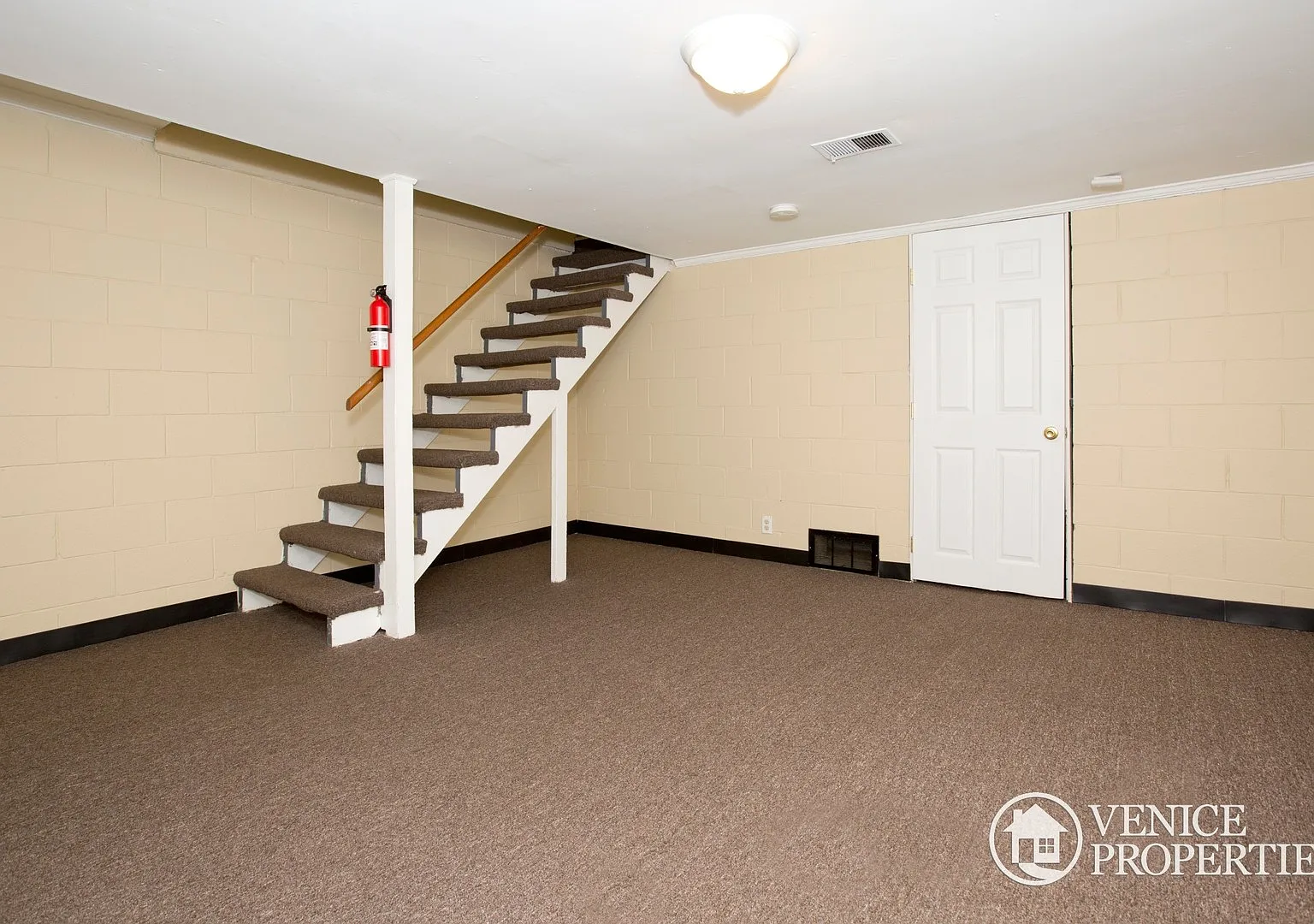 3 Bedroom on OSU Campus — Photo 4