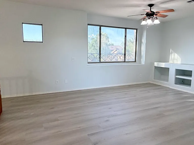 1289 E Iris Dr — Photo 17