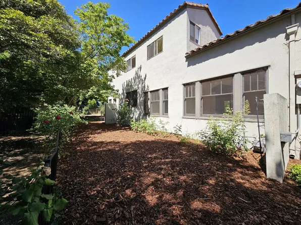 630 Seneca St, Palo Alto, CA 94301
