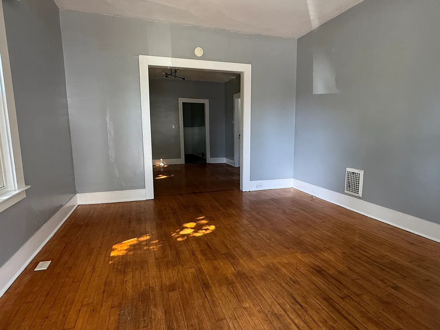 3 bed, 1500 sqft, $1,700 — Photo 2