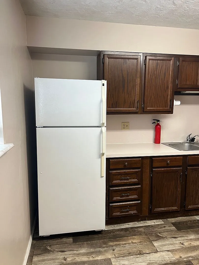 2 Bed, 1 Bath Park Place Condo — Photo 4