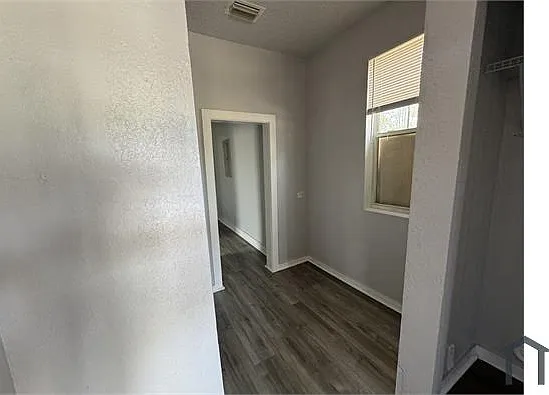 2 bed, $1,100 — Photo 3