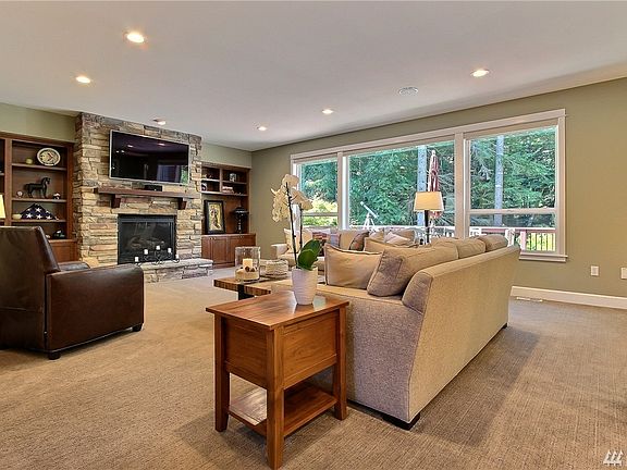 4th image of 15402 20th Ave NW