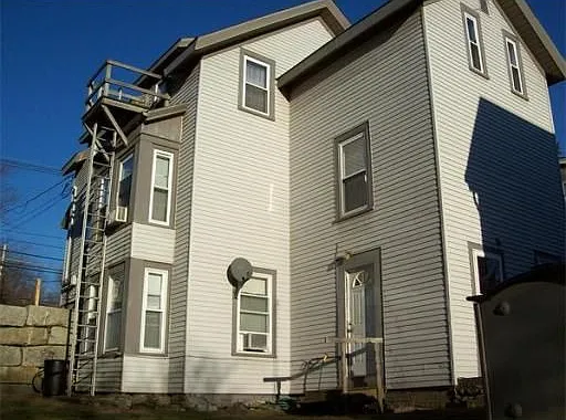 Building Photo 4