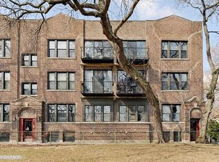 1124 W Farwell Ave #1S, Chicago, IL 60626