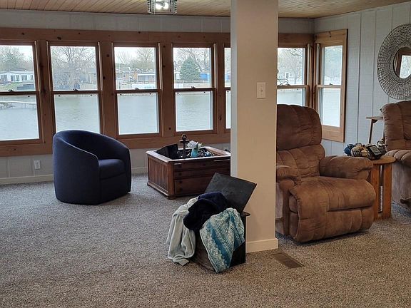 3rd image of 124 Lakeview Acres Dr #14D