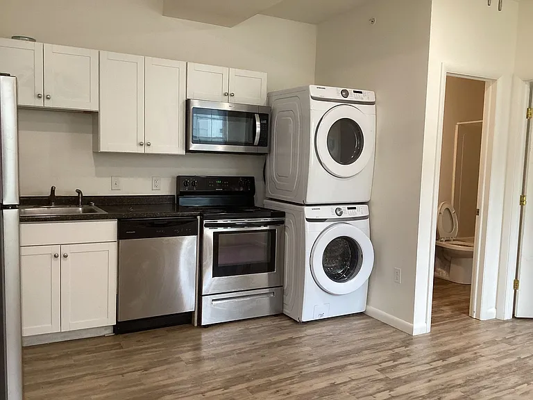University Park Apartments near Cornell University — Photo 213