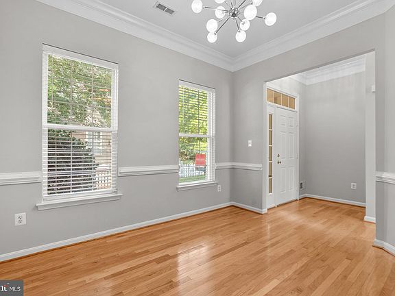 2nd image of 1324 Main Mews #31