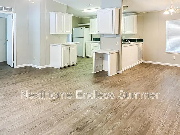 608 Bee Bee Dr — Photo 3