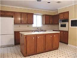 4th image of 15619 Creekhaven Dr