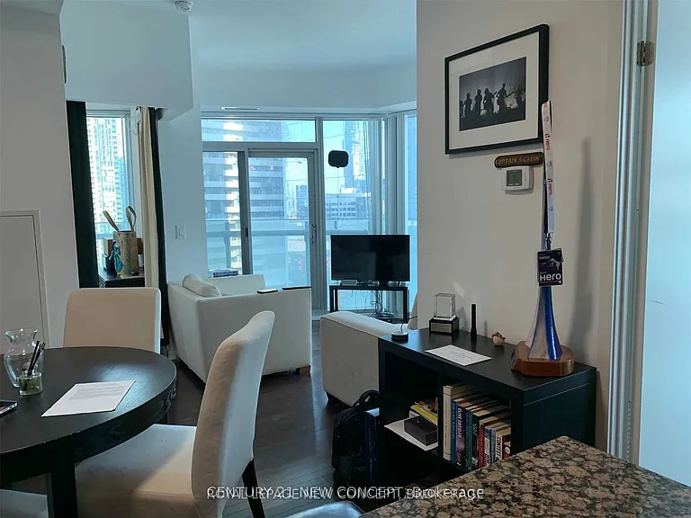 14 York St #1502 — Photo 19