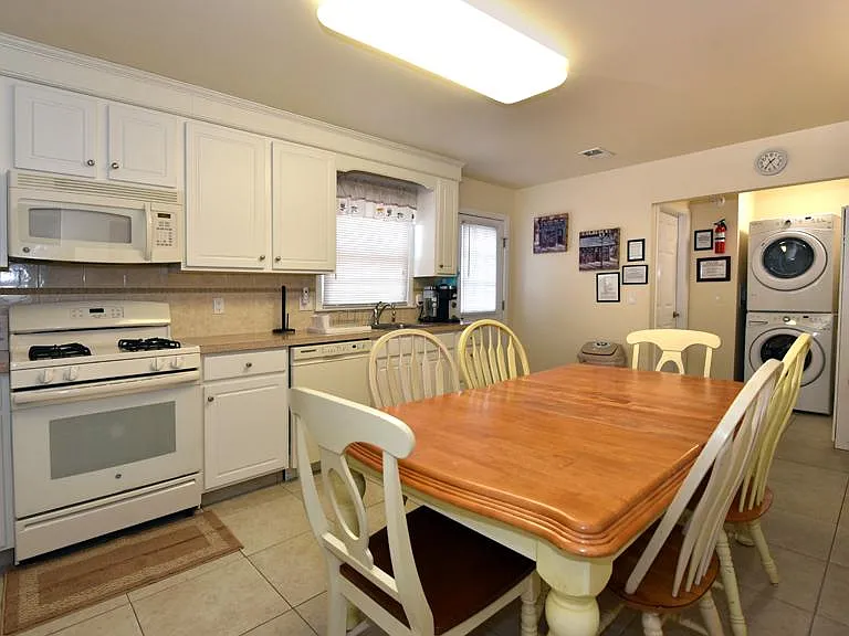 2301 Grand Central Ave — Photo 6